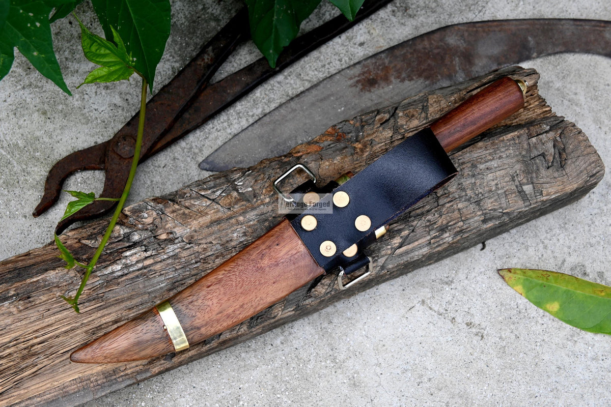 HUNTING KNIFE/7.5 inches long blade hunting knife/handmade knife/Leaf spring of truck/wooden Handle/Sharpen/Tempered/knife/knives